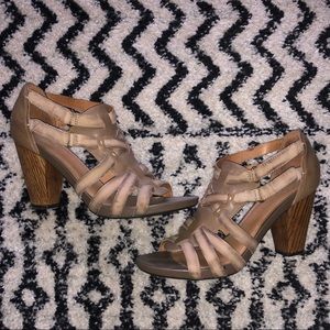 Clarks Indigo Tige De Cuir Wooden Heel Sandals